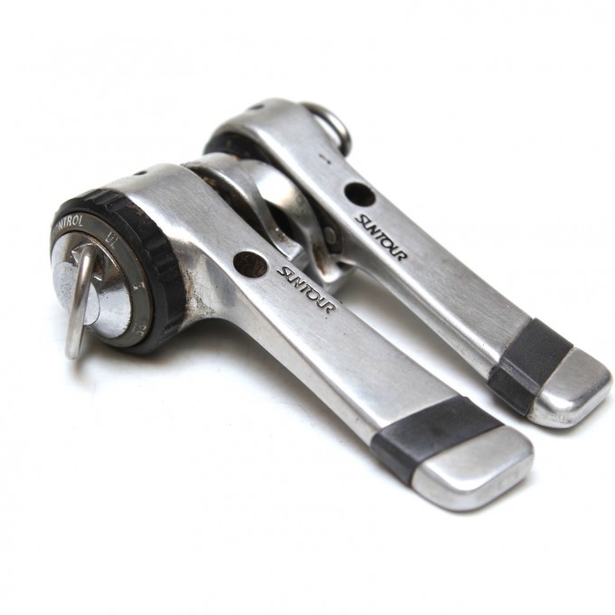 Шифтеры SUNTOUR SL-DURO27E-R9/L3, 3x9, cистема "набор/сброс", совместимы с Shimano и Sram 3512 Шифтеры SUNTOUR SL-DURO27E-R9/L3, 3x9, cистема "набор/сброс", совместимы с Shimano и Sram 3512